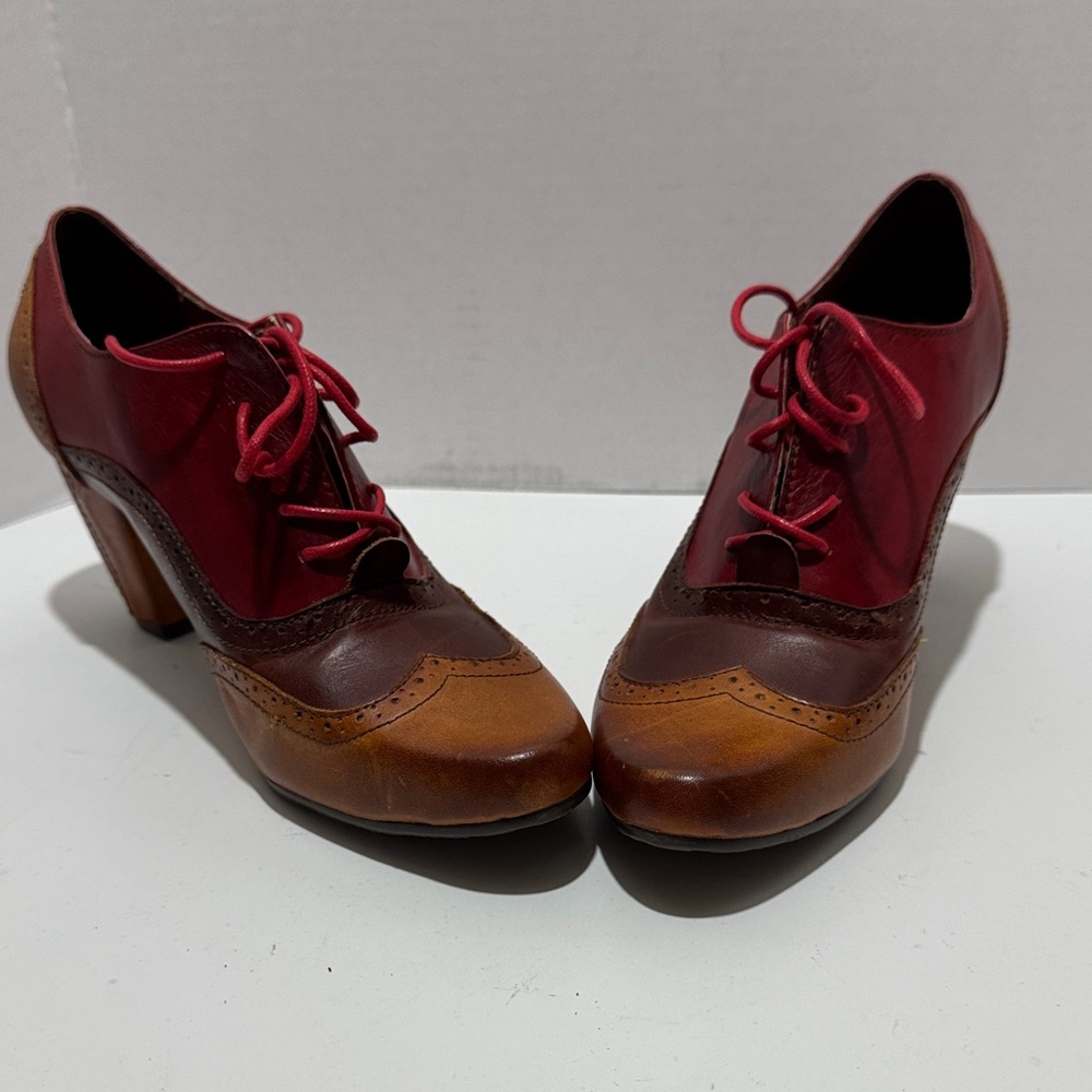 Elegant TwoTone Women's Leather Oxford SZ 8.5 Hand Painted L’Artiste Spring Step